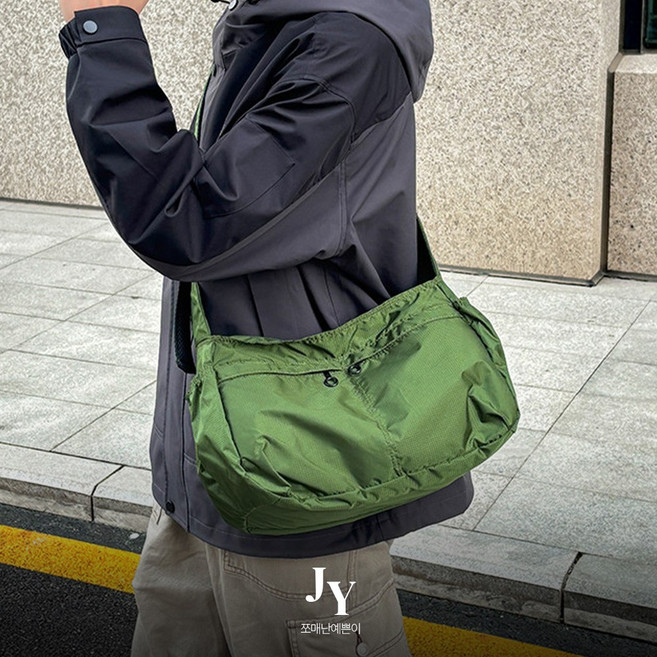 쪼예 데일리 경량 방수 스포티 대용량 운동가방 버클 숄더 크로스백