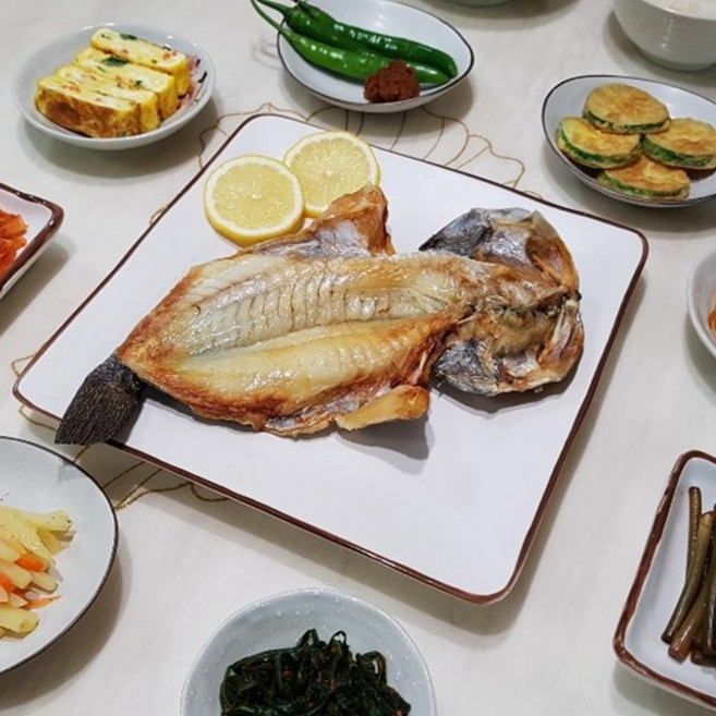 실내 냉풍건조로 미세먼지 걱정없고 아이들도 좋아하는 국내산 100% 직접 운영하는 신안 흑산도 양식장에서 직접잡아 말린 국산 신안 건우럭 3마리(1미당 500g 이상)