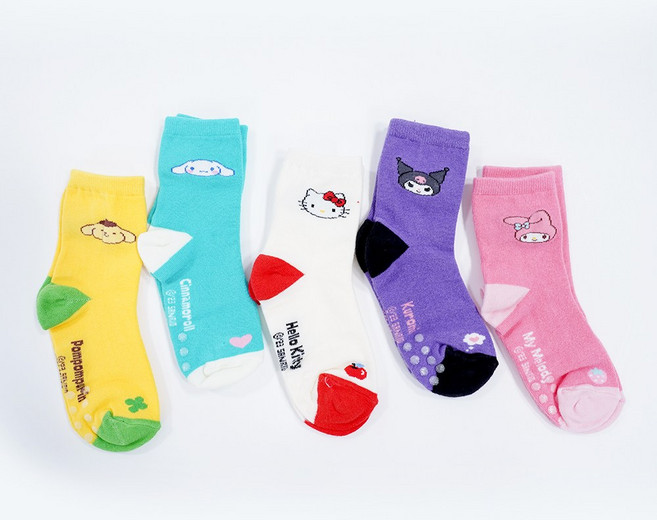 국산 정품 산리오양말 5족 쿠로미 마이멜로디 폼폼푸린 헬로키티 시나모롤 캐릭터 아동 키즈 여아 어린이 초등 중목 요술 양말 크리스마스 선물