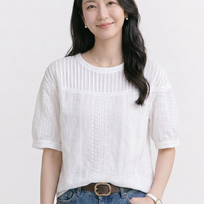 나바바 NB3144 여성 러블리 자수 펀칭 포인트 라운드넥 반팔 블라우스