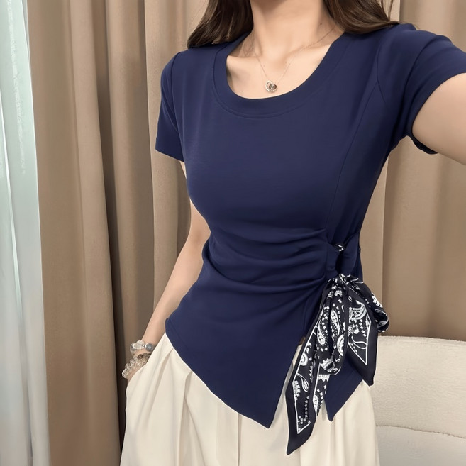 Makone 여성 라운드넥 허리조임 셔링 리본장식 앞 트임 언발란스 반팔 티셔츠 트랜드 슬림핏 티 풀오버 상의