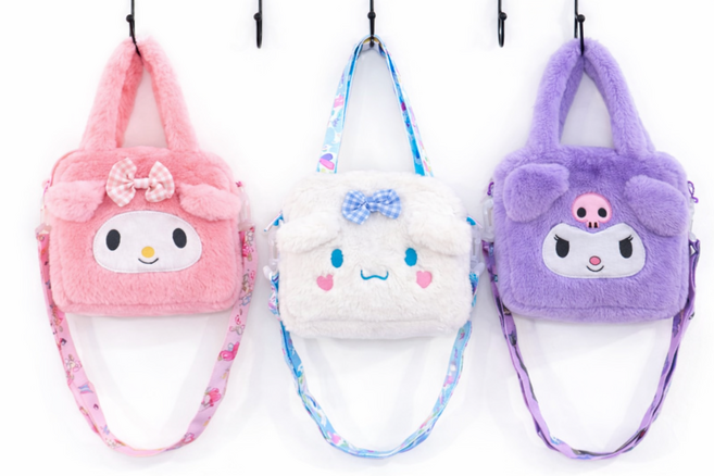 산리오 캐릭터 퍼 미니백 크로스백