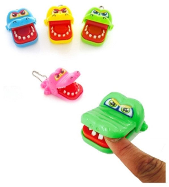 추억의 장난감 미니악어룰렛 악어이빨게임 악어룰렛키체인 복불복 해적통 해적선장룰렛 옛날장난감, 1개