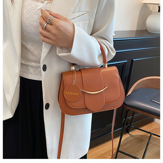 여성 데일리 미니 숄더 크로스백 수납하기 좋은 여행 가방