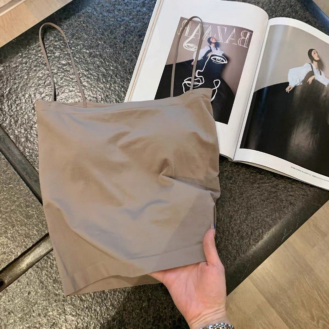 Ladyshare 韓版平口細肩內搭背心 帶胸墊免穿內衣 小可愛 女裝 短版上衣【G016】