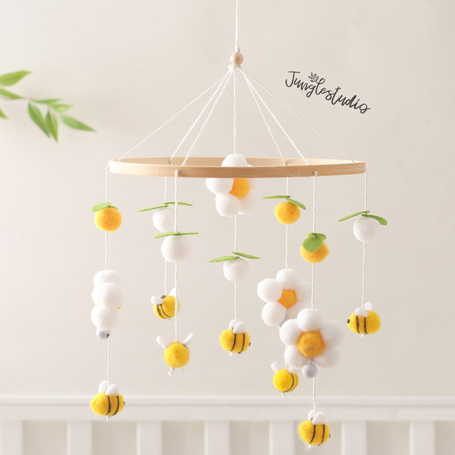 [정글스튜디오] 꿀벌시리즈2 신생아 아기 침대 모빌 유모차 모빌 아기방 꾸미 우드 원목 모빌, 옐로우비(원형틀), 1개