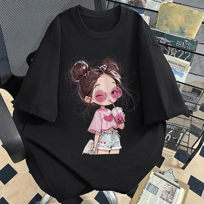 귀여운 여성 반팔 티셔츠