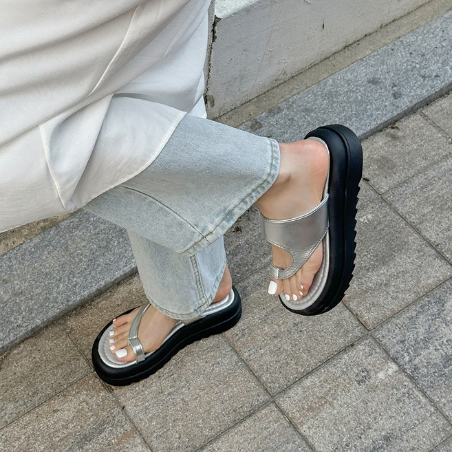 [당일출고] 꼼꼼구두 오델리 플랫폼 엄지링 실버 키높이 쪼리 슬리퍼(5cm)