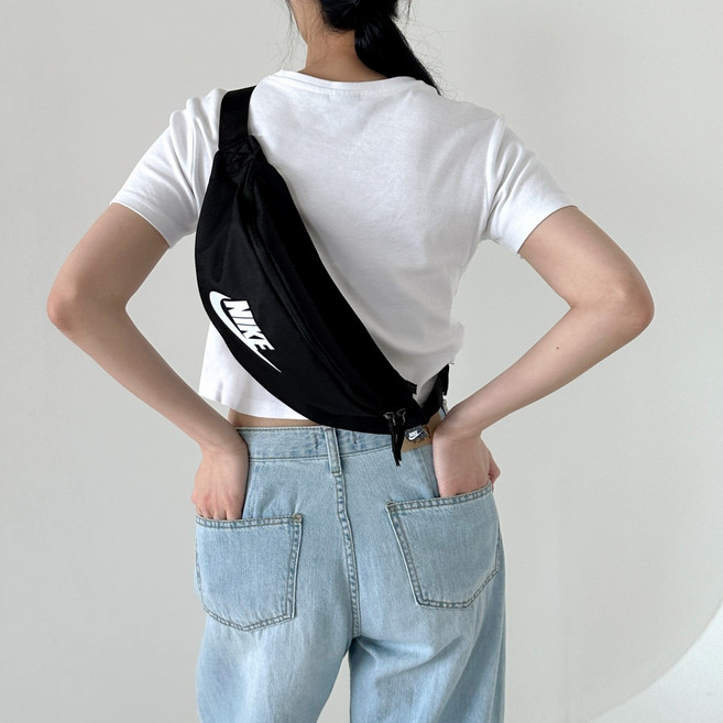 국내매장정품 나이키 NIKE 헤리티지 웨이스트팩 3L 크로스백 남성 여성 힙색 허리색 슬링백 여행용 가방 HM8104 + 파우치