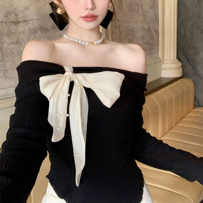 카밀라쇼룸 진주 리본 오프숄더 골지 긴팔 니트 티셔츠 파티룩 하객룩