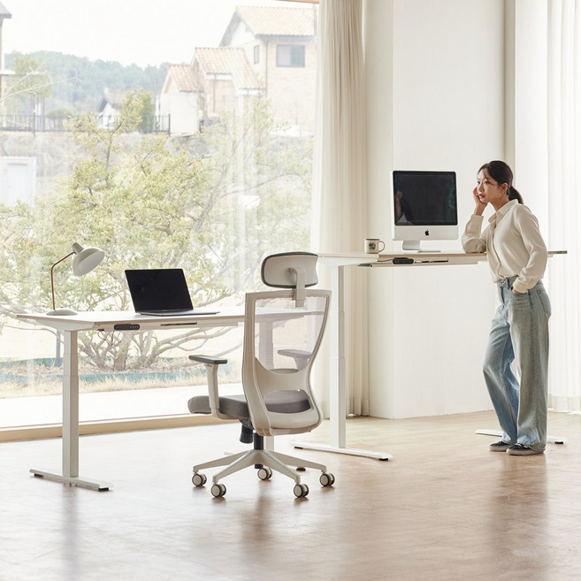 롱코 듀얼모터 모션데스크 높이조절 스탠딩 책상 프리미엄 전동책상 라운드커브홀, 월넛상판, 화이트, 1400