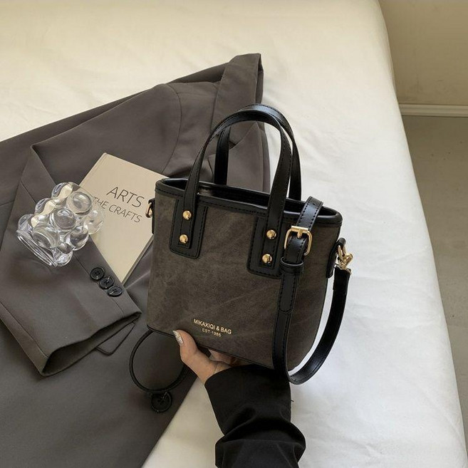 MIKAQI & BAG 女款手提水桶包, 黑色, 包包掛件