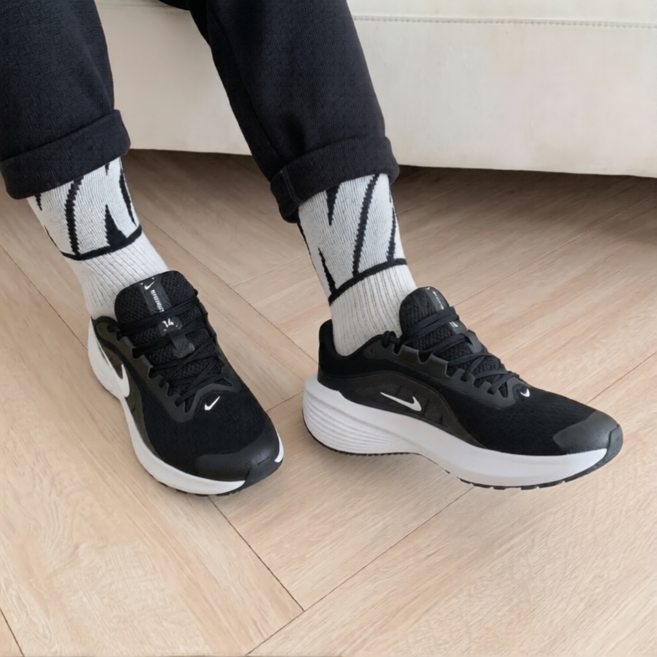 나이키 다운시프터14 블랙 화이트 남성 러닝화 발편한 헬스장 가벼운 조깅화 데일리 신발