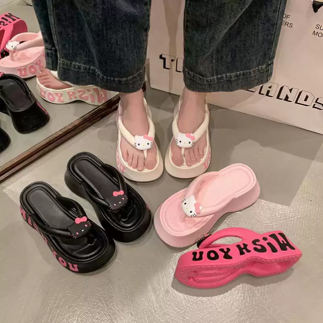 헬로키티 실내 실외용 미끄럼방지 슬립온 아쿠아 슬리퍼 쪼리 학교 사무실 학원 욕실 인테리어 용품 추천