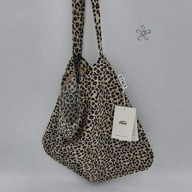 [국내 매장 정품] 이미스 에코백 레오파드 코듀로이 크림 + 카라비너