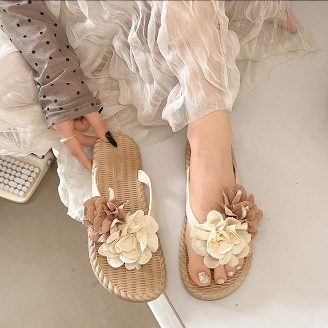 MIROSE 블로썸 플립플랍 샌들 휴양지 바캉스 데일리룩 코사지 라탄 샌들 슬리퍼