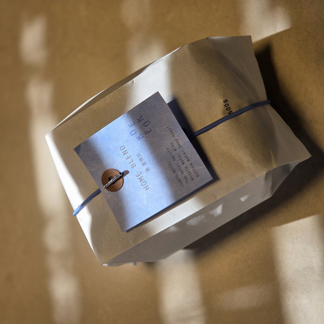 스페셜티 커피원두 다크 로스트 베리 와이니 아로마 초콜릿 바디 프리미엄 블렌드 코에코에 홈 블렌드, 1개, 200g, 홀빈(분쇄안함)