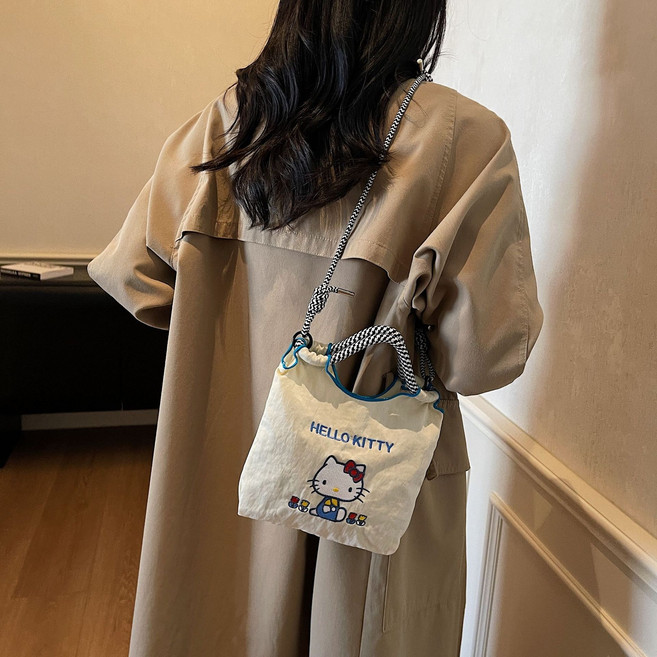 키티 여성 크로스백 미니백 파우치