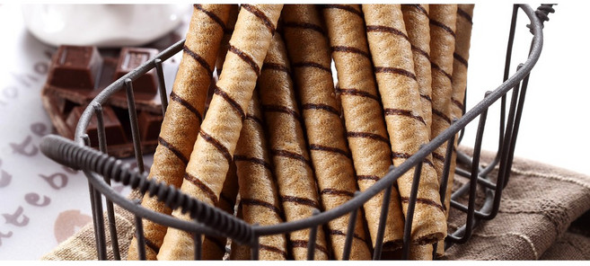 知之脆 捲心酥 (巧克力/草莓口味) 300g, 1個, 300g 巧克力捲心酥