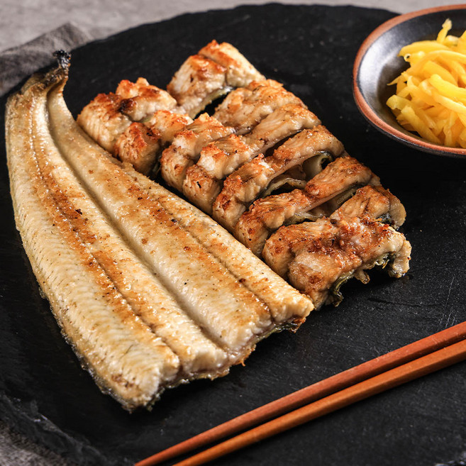 [서현수산] 국내산 자포니카 민물장어 손질장어 1kg(손질 후 500g) 초벌구이장어 1kg(손질 후 500g) 소스2종 구운소금 초생강채 증정., 1개, 초벌구이 1kg(초벌후500g)