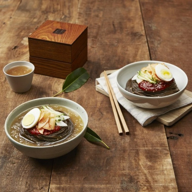 유천냉면 물냉면5인분세트+비빔냉면5인분세트 (총10인분) 구성 : 면10 + 물냉면양념장5 + 비빔양념장5 + 육수8 + 무김치2, 200g, 10인분