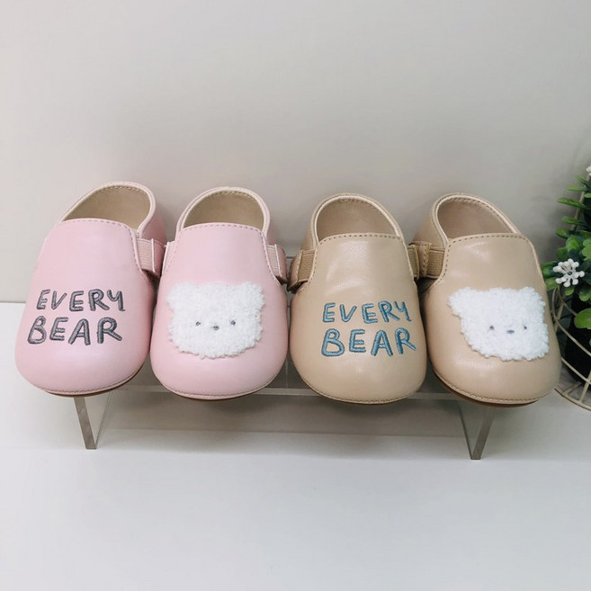 아가방(야탑점) 60%할인 가벼우면서 신기기 편안한 귀여운 아가 보행기 신발입니다~