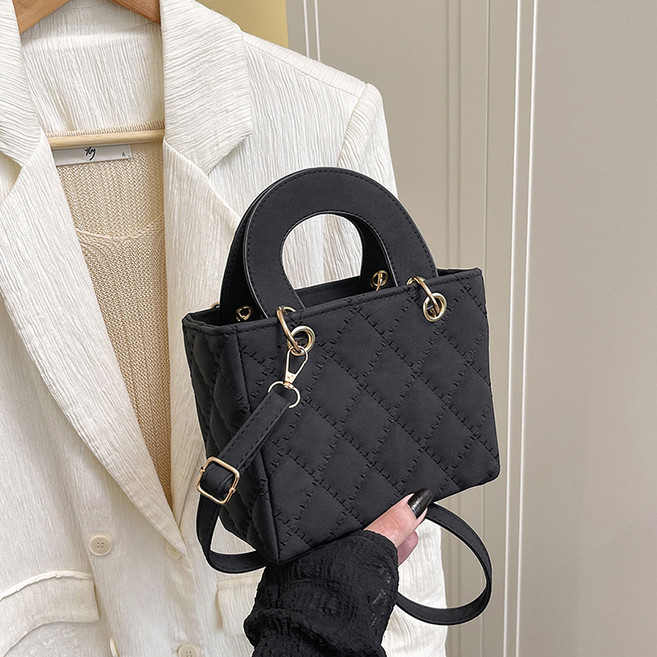 小衆設計包包新款女包流行爆款百搭名媛斜挎包時尚手提戴妃包