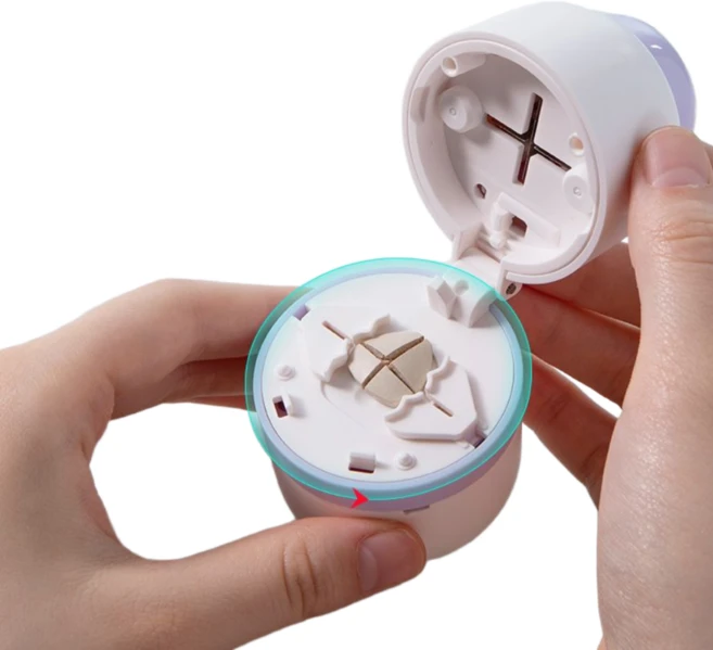 이지니 안전 알약 커팅기 케이스 절단 가위 2등분 4등분, 1개 - 쿠팡