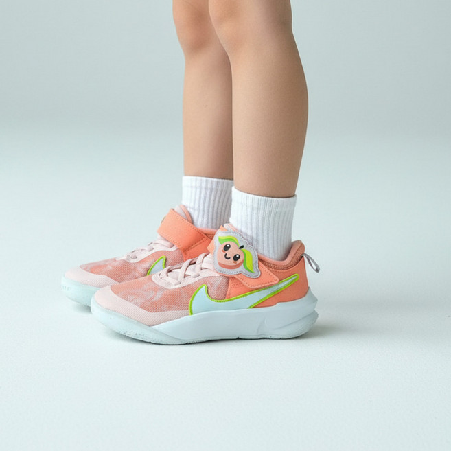 나이키 키즈 운동화 팀 허슬 피치 캐릭터 여아 벨크로 찍찍이