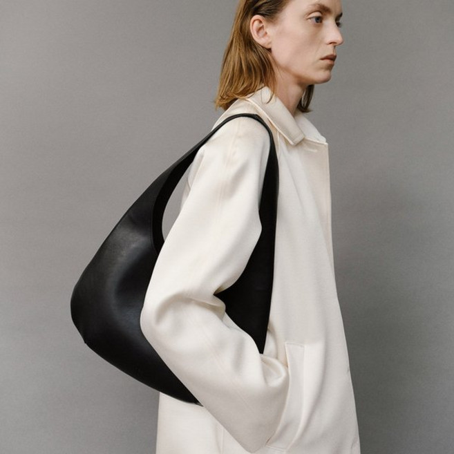 2위 - [백화점상품] 로서울 Arc Lite hobo bag Black ARCLITEHOBOBAGBLACK