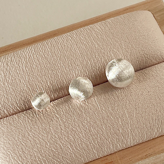 유얼모닝 실버925 무광 반구 매트 볼귀걸이