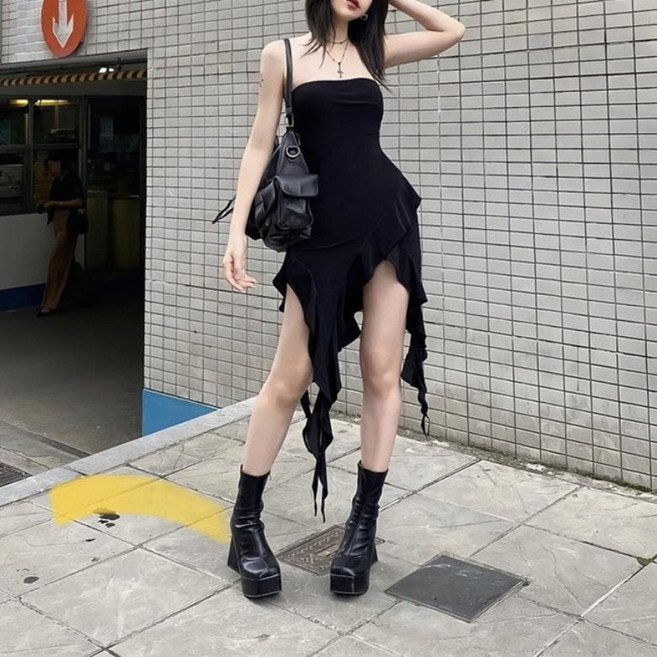 아이엠몽 여성 슬림핏 언발 튜브탑 드레스