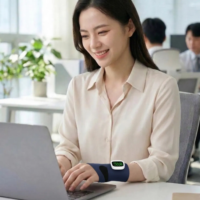 코즈닉 EMS 저주파 손마사지기 손목보호 안마기 휴대용 손목안마기, 다크블루 (남색)