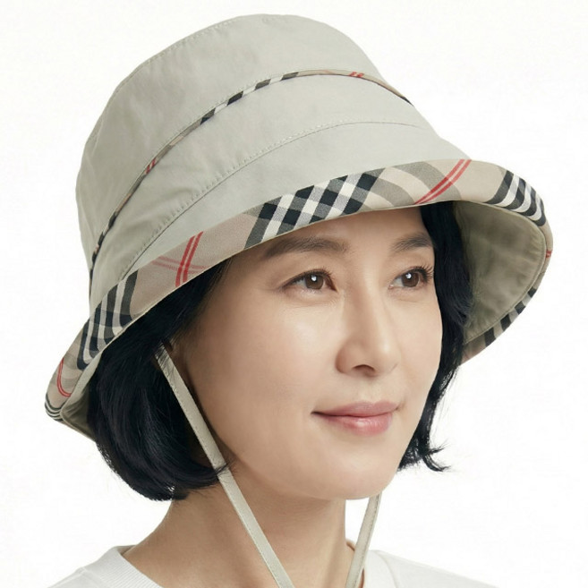 베이직엠 중년 여성 여름모자 벙거지 목끈 챙라인 체크패턴