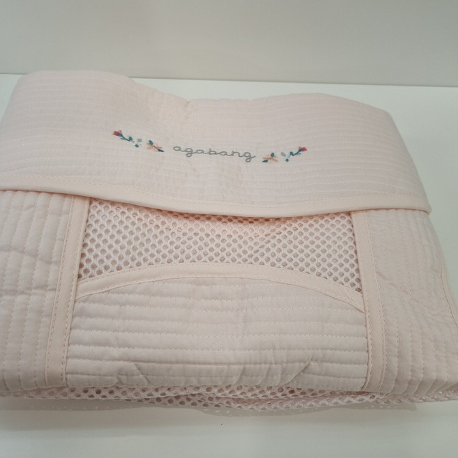 아가방수성동아nc 예쁜 자수와 어깨끈이 달린 핑크컬러의 5부망사포대기, 핑크