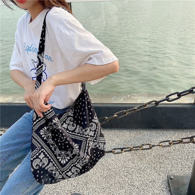 페이즐리 반다나 데일리 출퇴근 보부상 에코백