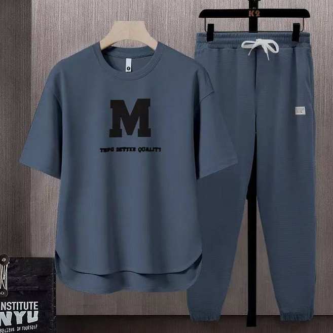 AREVI여름 남성 트레이닝복 세트 심플 캐주얼 루즈핏 입체 알파벳 패턴 반팔 조거 팬츠 세트