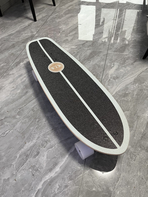 32寸陸地衝浪板滑板 專業轉向橋 刷街初學者練習板, 如圖所示, 1個