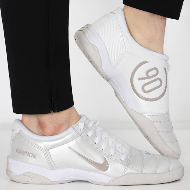 나이키 남성 운동화 토탈 90 III 스니커즈