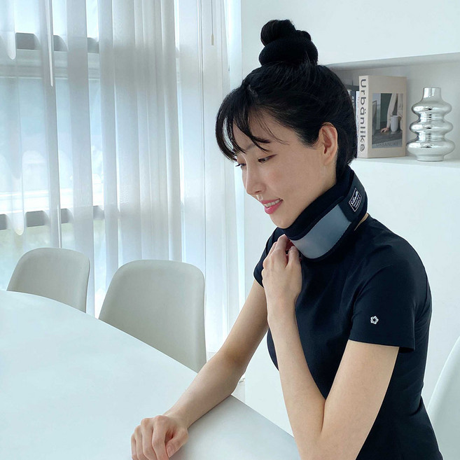 실루엣 의료용 목보호대 목견인기 경추 거북목 목디스크 교정기 넥가드 블랙, 1세트