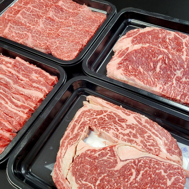 1등급 국내산 소고기 한상모둠 1kg [등심 300 채끝살300 갈비살200 살치살200], 1세트