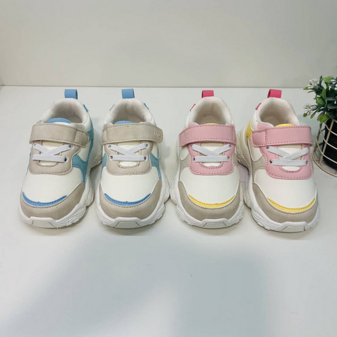 아가방(야탑점) 30%할인 예쁜 파스텔톤에~ 신기고 벗기기 편안하고~ 가벼우면서 착용감이 편안한 아가 운동화입니다~
