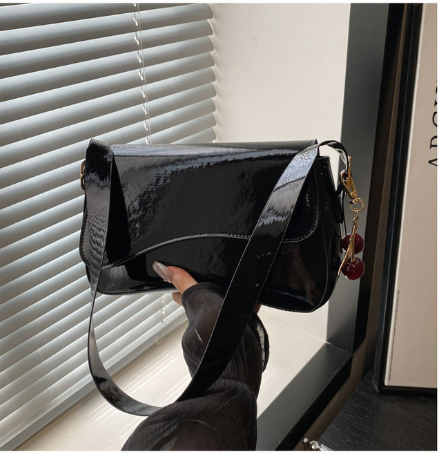 新款漆皮小方包女單肩斜挎包時尚百搭櫻桃裝飾鏈條包黑色默認顏色, 黑色