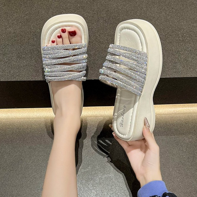 디와이 발편한 키높이 통굽 쿠션 여성 슬리퍼형 샌들