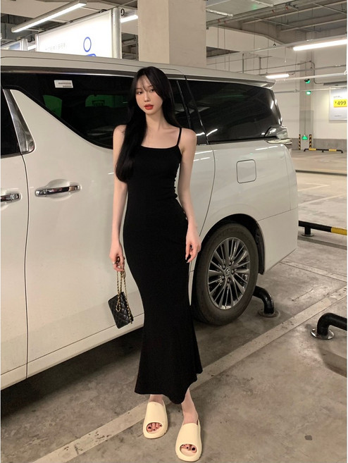 梨卡 女裝 露背吊帶洋裝 無袖收腰魚尾連身裙 黑色款, 黑色-現貨馬上出貨