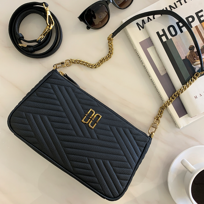 닥스 칼라일 가죽 스몰 여성 숄더백 (선물포장)