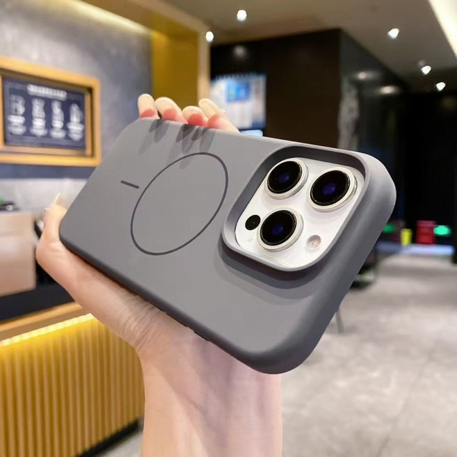 iPhone Pro Max 加厚防摔硅膠磁吸手機殼