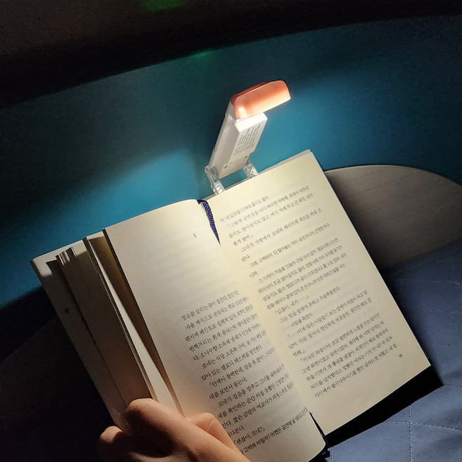 북애착 충전식 독서등 일체형 USB 초경량 최장 80시간 북라이트 클립형 블루라이트차단 1600K 호박색, 블랙