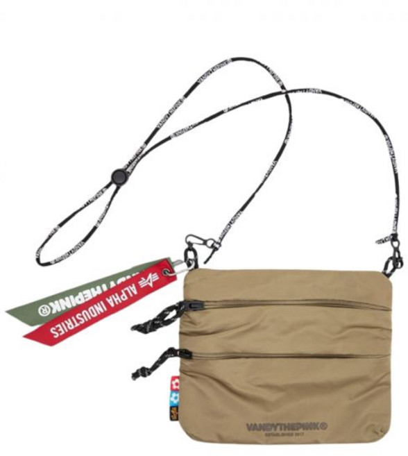 [정품 보증] 반디 더 핑크 x 알파 인더스트리 크로스바디백 리드 그레이