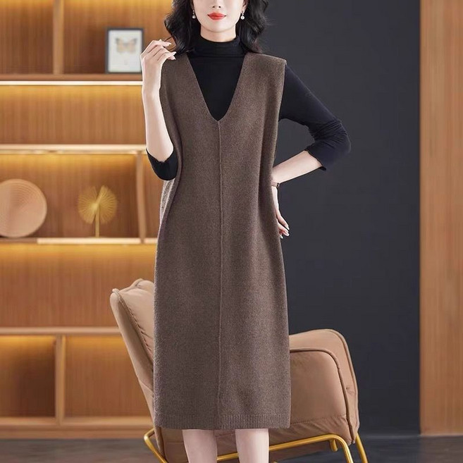 메인워크 중년여성 브이넥 니트 원피스 봄가을 겨울 간절기 데일리 캐주얼 심플 스판 슬림핏 엄마룩 스커트 나시 조끼 스커트